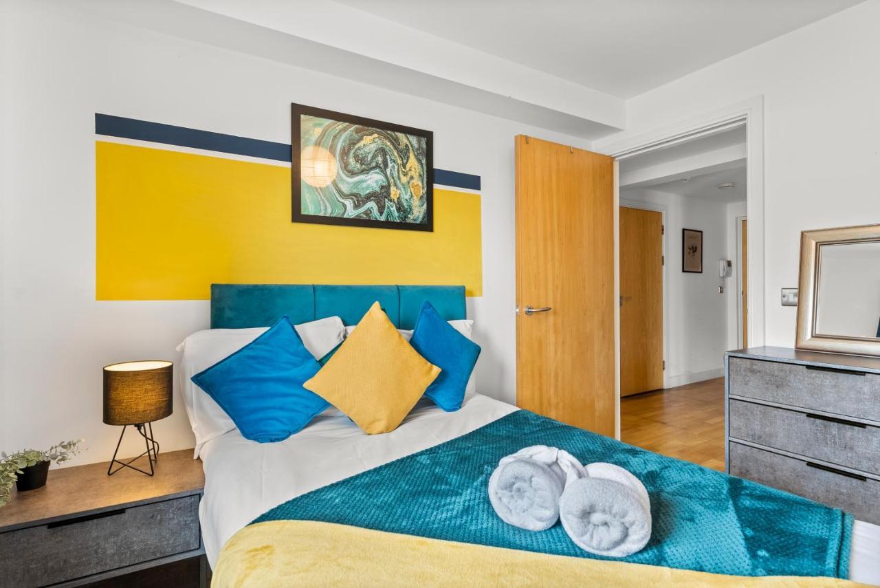 Enchanting Bristol Abode -Sleeps 6 With Balcony! Buitenkant foto